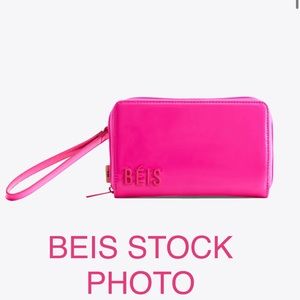 BARBIE x BEIS TRAVEL WALLET NWT